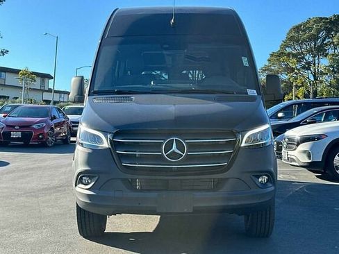 Used 2024 Mercedes-Benz Sprinter 2500 image 6