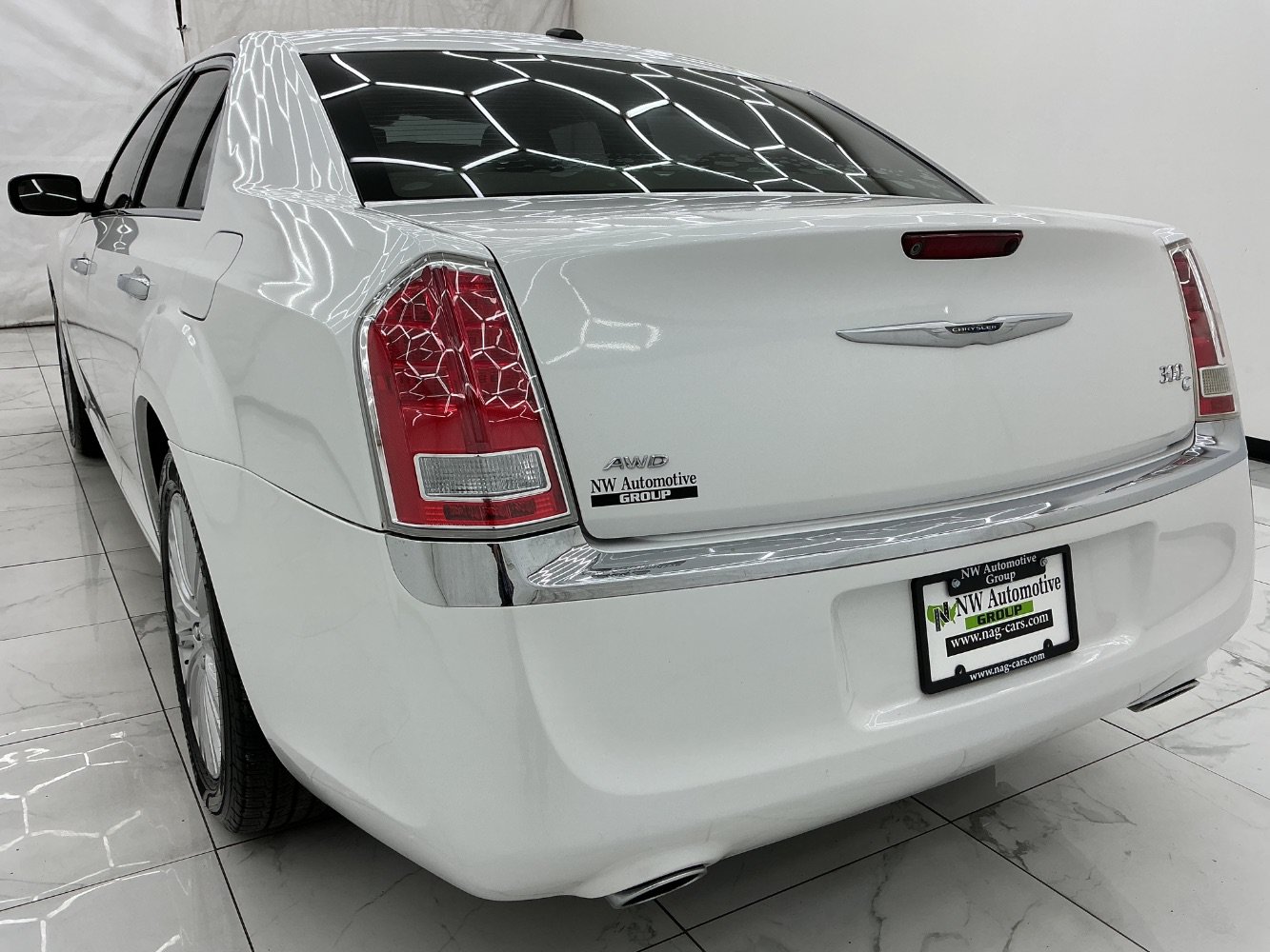 Used 2011 Chrysler 300 C AWD/4WD image 9