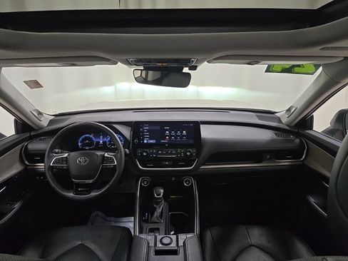 Used 2024 Toyota Grand Highlander AWD image 5