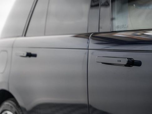 Used 2025 Land Rover Range Rover SE AWD/4WD image 20