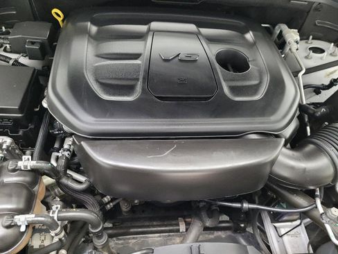 Used 2019 Jeep Grand Cherokee Laredo image 30