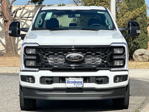 New 2026 Ford F250 Lariat w/ Black Appearance Package AWD/4WD image 9