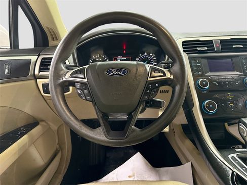 Used 2014 Ford Fusion SE image 19