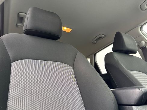 Used 2023 Kia Soul LX w/ LX Technology Package image 17