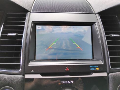 Used 2017 Ford Taurus Limited FWD image 18