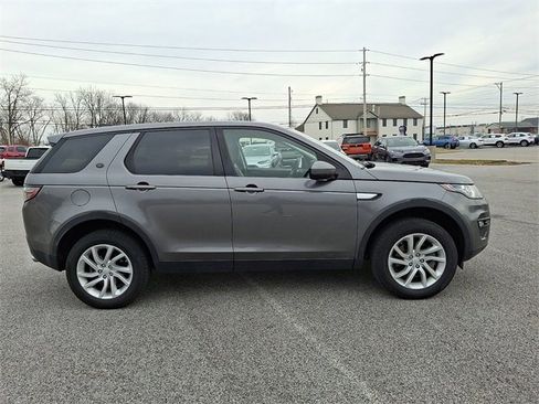 Used 2017 Land Rover Discovery Sport HSE image 11