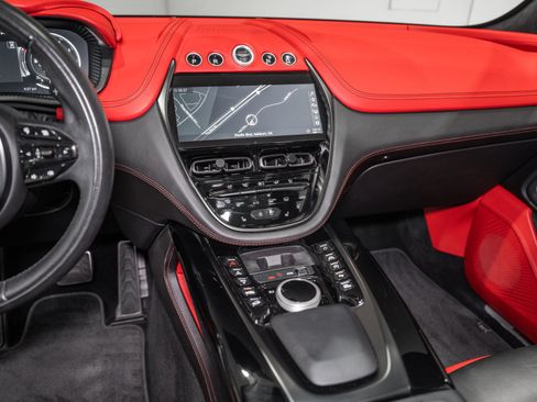 Used 2021 Aston Martin DBX AWD/4WD image 26