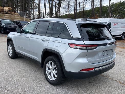 Used 2024 Jeep Grand Cherokee Limited image 7