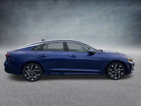 New 2025 Kia K5 EX image 4