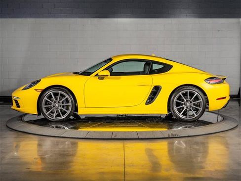 Certified 2023 Porsche 718 Cayman RWD image 2