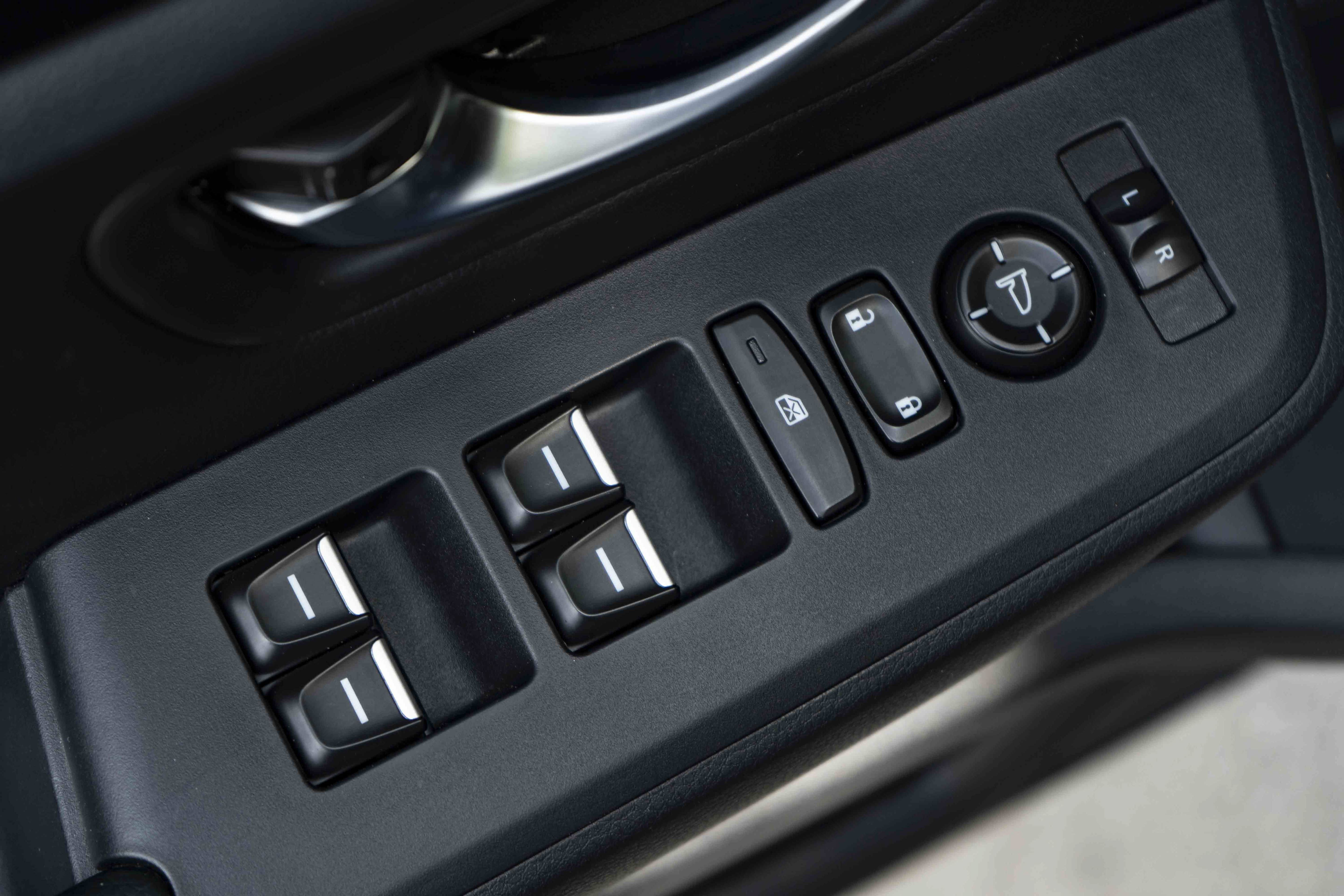 Used 2025 Honda Pilot EX-L image 37
