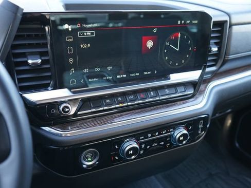 Used 2024 GMC Sierra 1500 Elevation image 23