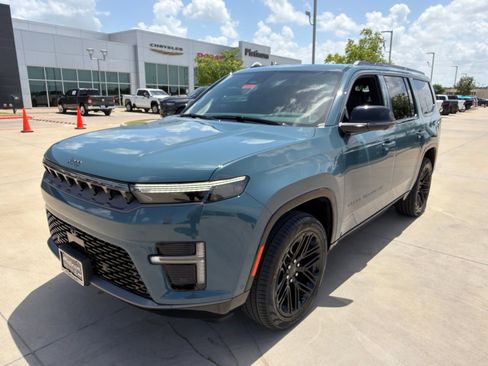 New 2026 Jeep Grand Wagoneer Limited AWD/4WD image 9