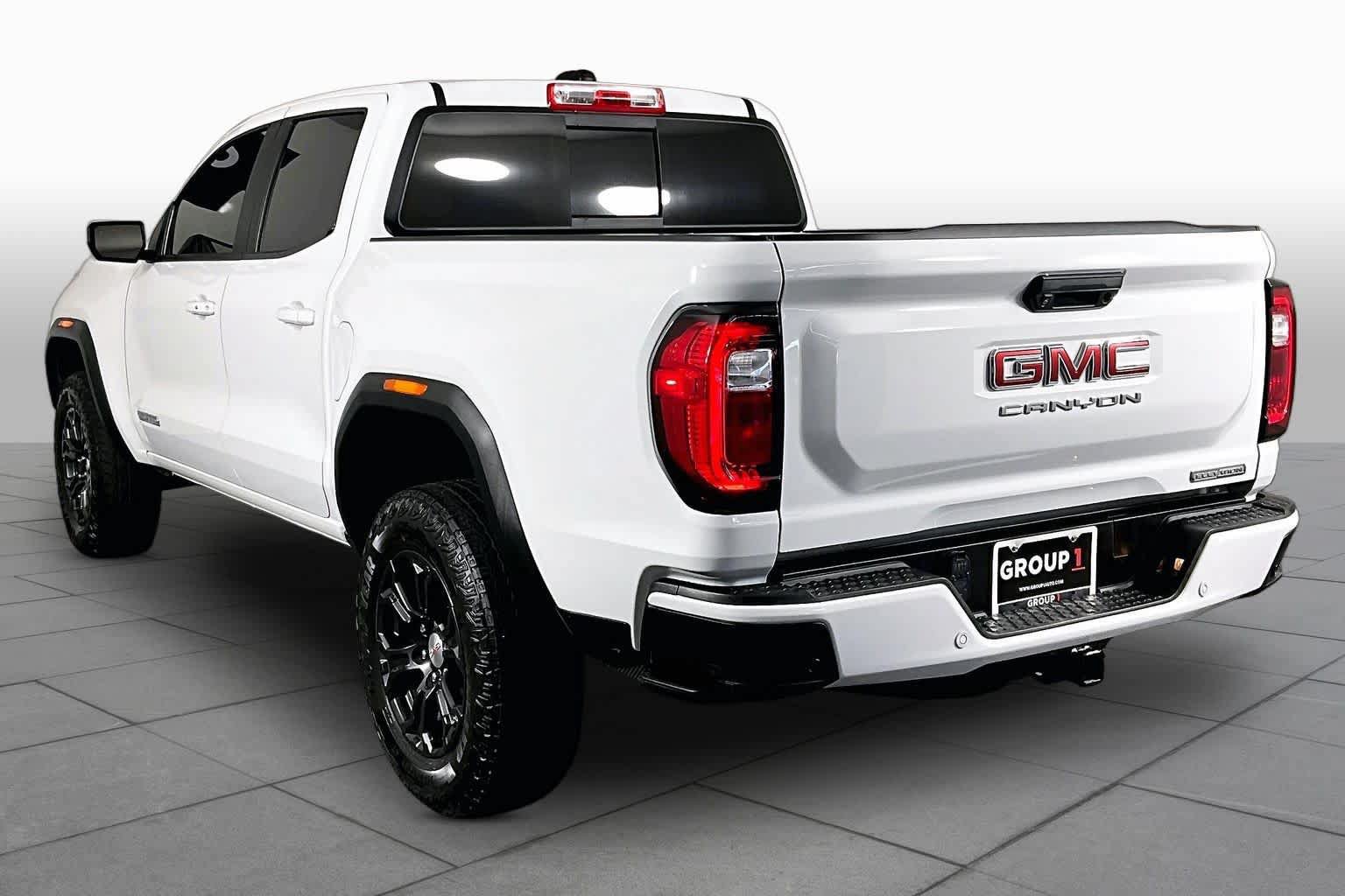 Used 2024 GMC Canyon Elevation w/ Elevation Premium Package RWD image 11