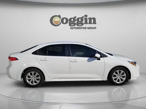 Certified 2023 Toyota Corolla LE FWD image 4