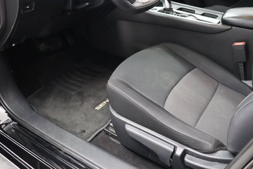 Used 2024 Nissan Sentra SV FWD image 11