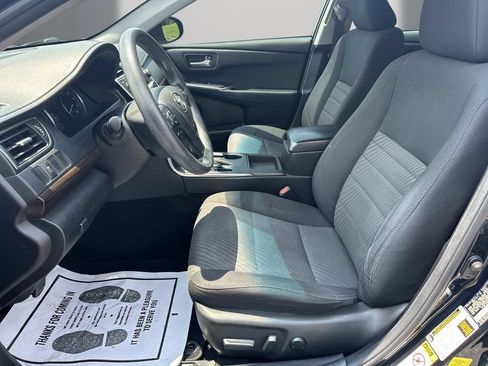 Used 2016 Toyota Camry LE FWD image 12