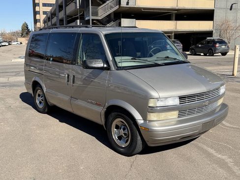 Used 2001 Chevrolet Astro Passenger AWD image 2