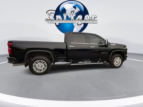 Used 2020 Chevrolet Silverado 2500 High Country w/ Technology Package image 4