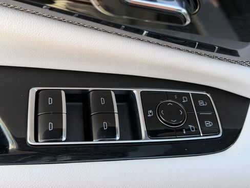 New 2026 Cadillac Optiq Luxury 2 image 17