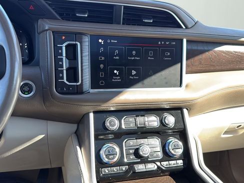Used 2023 GMC Yukon XL Denali image 17