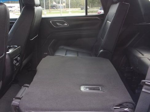 Used 2023 Chevrolet Tahoe Z71 w/ Luxury Package image 29