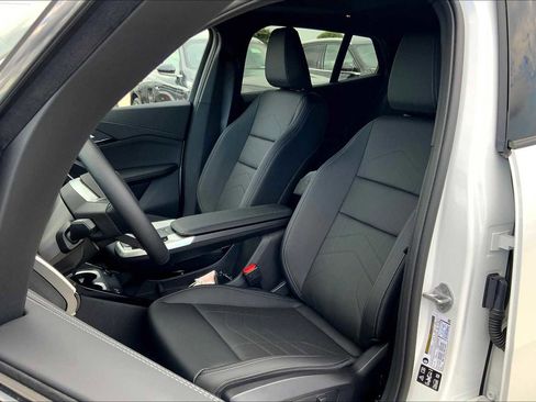 Used 2026 BMW X2 xDrive28i w/ Technology Package image 9