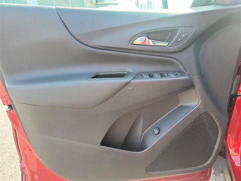 Used 2024 Chevrolet Equinox LT w/ LPO, Floor Liner Package FWD image 19