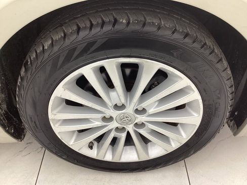 Used 2013 Toyota Avalon Limited image 47