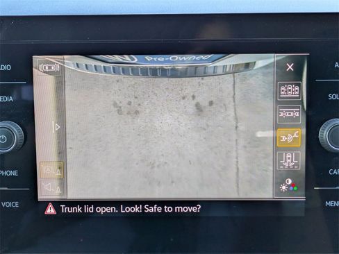 Certified 2025 Volkswagen Taos SE w/ Black Wheel Package image 29