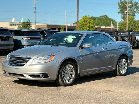 Used 2013 Chrysler 200 Limited FWD image 34