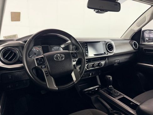 Used 2021 Toyota Tacoma SR5 w/ Technology Package image 15