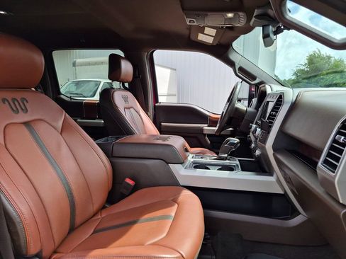 Used 2019 Ford F150 King Ranch w/ Equipment Group 601A Luxury AWD/4WD image 29