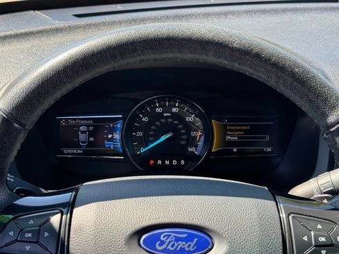 Certified 2017 Ford Explorer XLT w/ Equipment Group 202A AWD/4WD image 28
