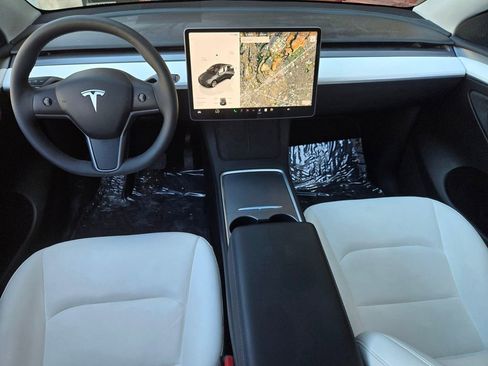 Used 2023 Tesla Model Y Long Range image 13