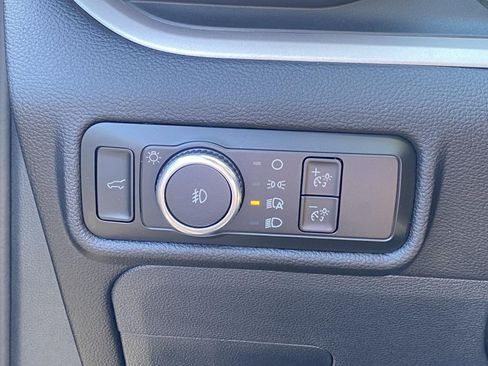 Used 2024 Ford Explorer XLT w/ Equipment Group 202A AWD/4WD image 21