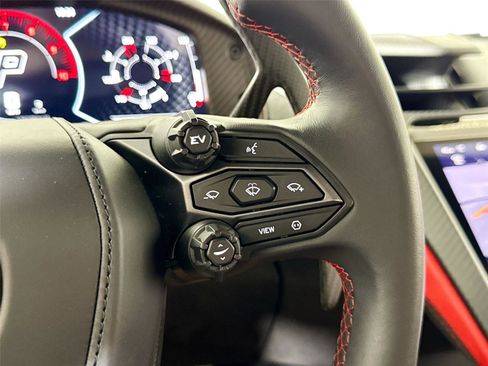 Used 2024 Lamborghini Revuelto image 22