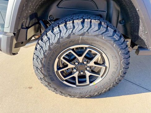 New 2026 Jeep Wrangler Unlimited Rubicon AWD/4WD image 8