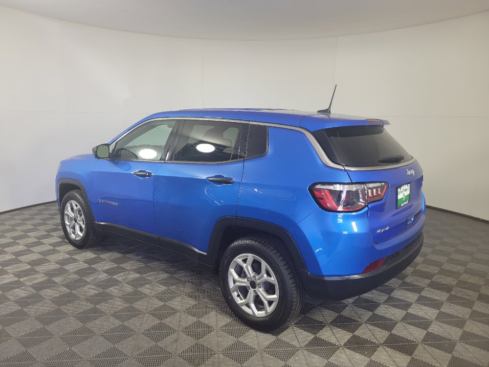 Used 2025 Jeep Compass Sport AWD/4WD image 3