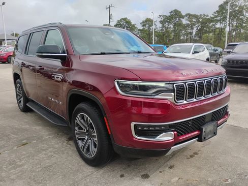 Certified 2024 Jeep Wagoneer Series II w/ Flexible Seating Group image 3