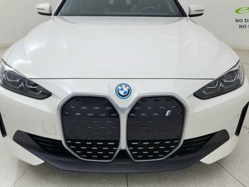 Used 2023 BMW i4 eDrive35 RWD image 8
