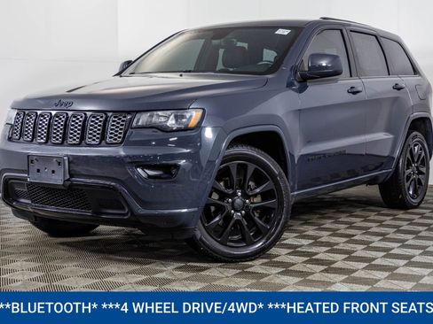 Used 2017 Jeep Grand Cherokee Altitude image 2