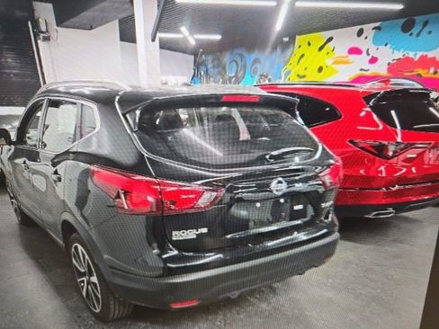 Used 2019 Nissan Rogue Sport SL w/ Premium Package AWD/4WD image 2