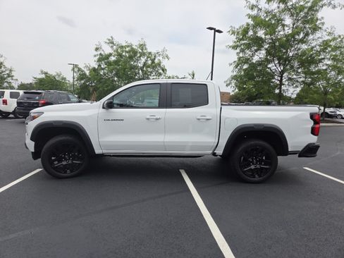 Used 2024 Chevrolet Colorado Z71 w/ Z71 Convenience Package 2 AWD/4WD image 19