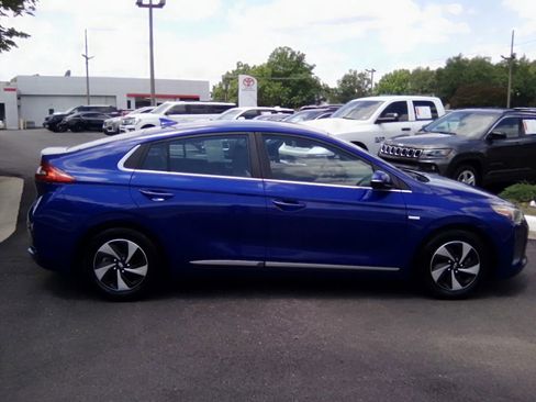 Used 2019 Hyundai Ioniq SEL FWD image 2