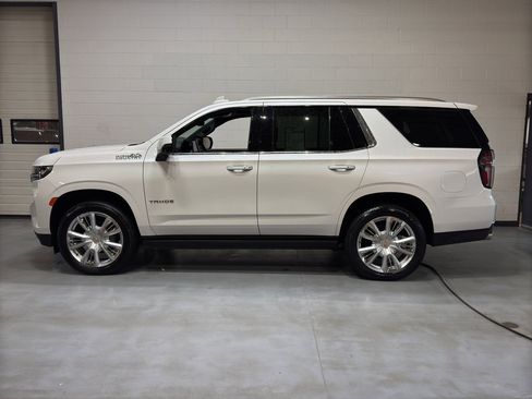 Used 2024 Chevrolet Tahoe High Country AWD/4WD image 2