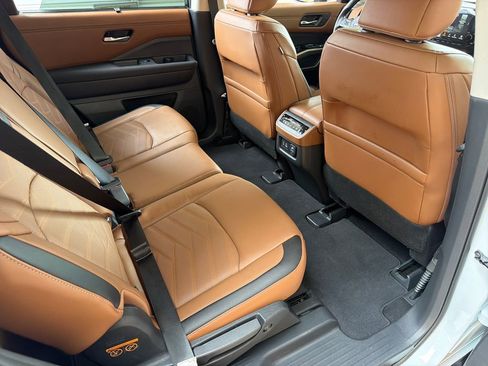 Used 2025 Nissan Pathfinder Platinum w/ Cargo Package FWD image 32