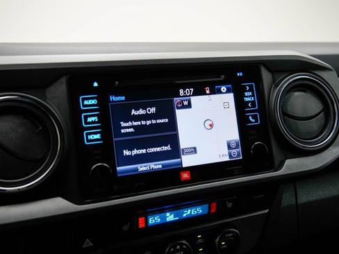 Used 2019 Toyota Tacoma TRD Sport AWD/4WD image 20
