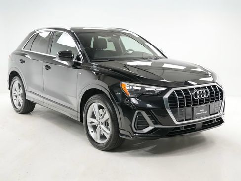 Used 2022 Audi Q3 2.0T Premium w/ Convenience Package AWD/4WD image 8