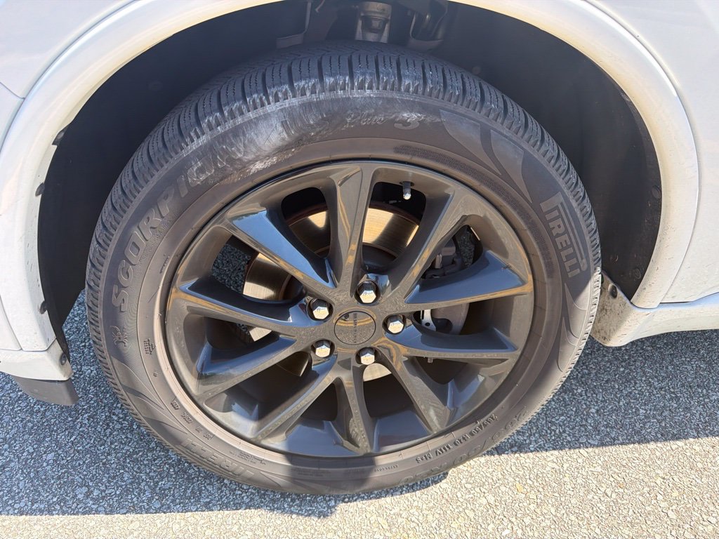 Used 2017 Dodge Durango R/T w/ Technology Group AWD/4WD image 2